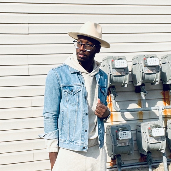 Meet your Posher, Joshua - Picture 1 of 1